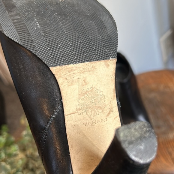 TAHARI Black Genuine Leather High Heel Booties - Picture 7 of 12